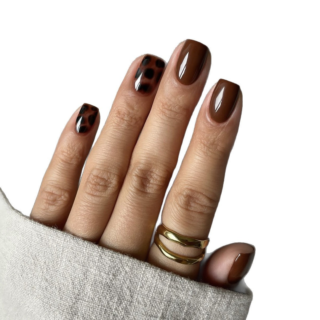 Nail art set with elegant leopard pattern Kalsten
