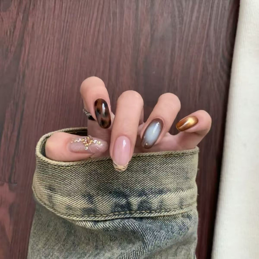 Trendy Press-On Nail Art Kalsten