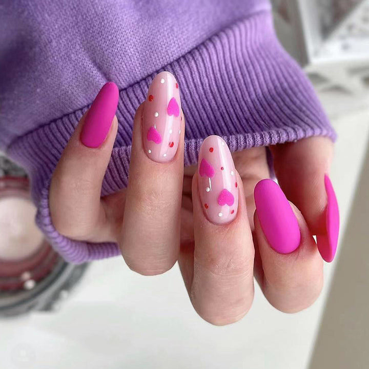 Artificial nail art with heart design Kalsten