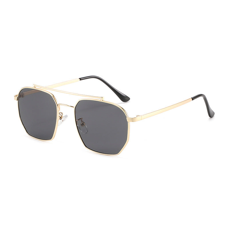 Fashion-Forward Angular Frame Sunglasses Kalsten