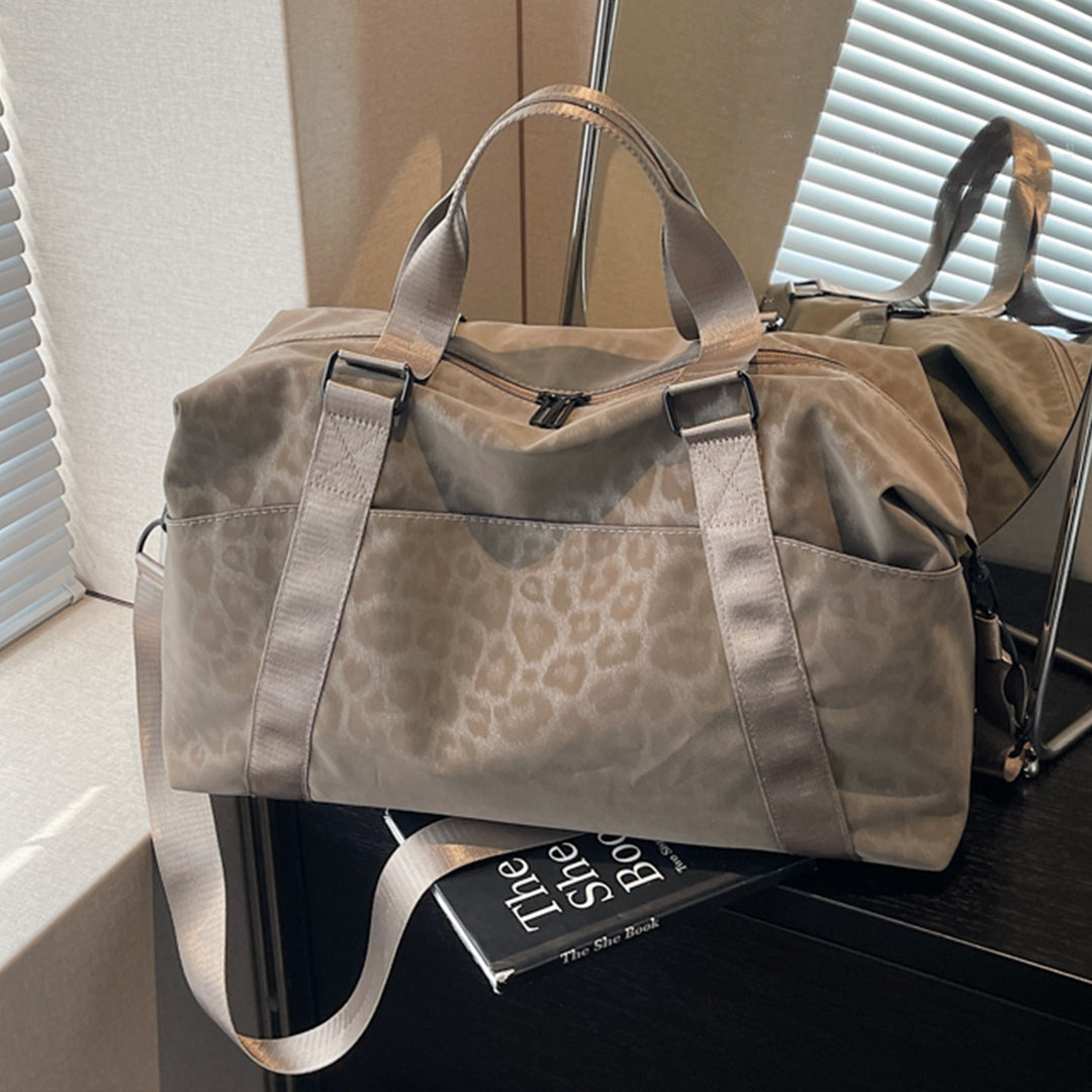 Sporty travel bag with structured upper material Kalsten