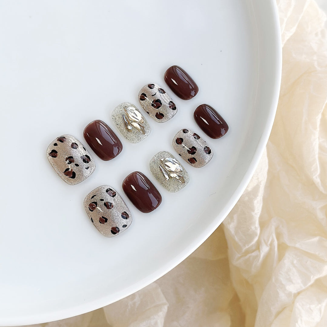 Chic Leopard Print Press-On Nail Set