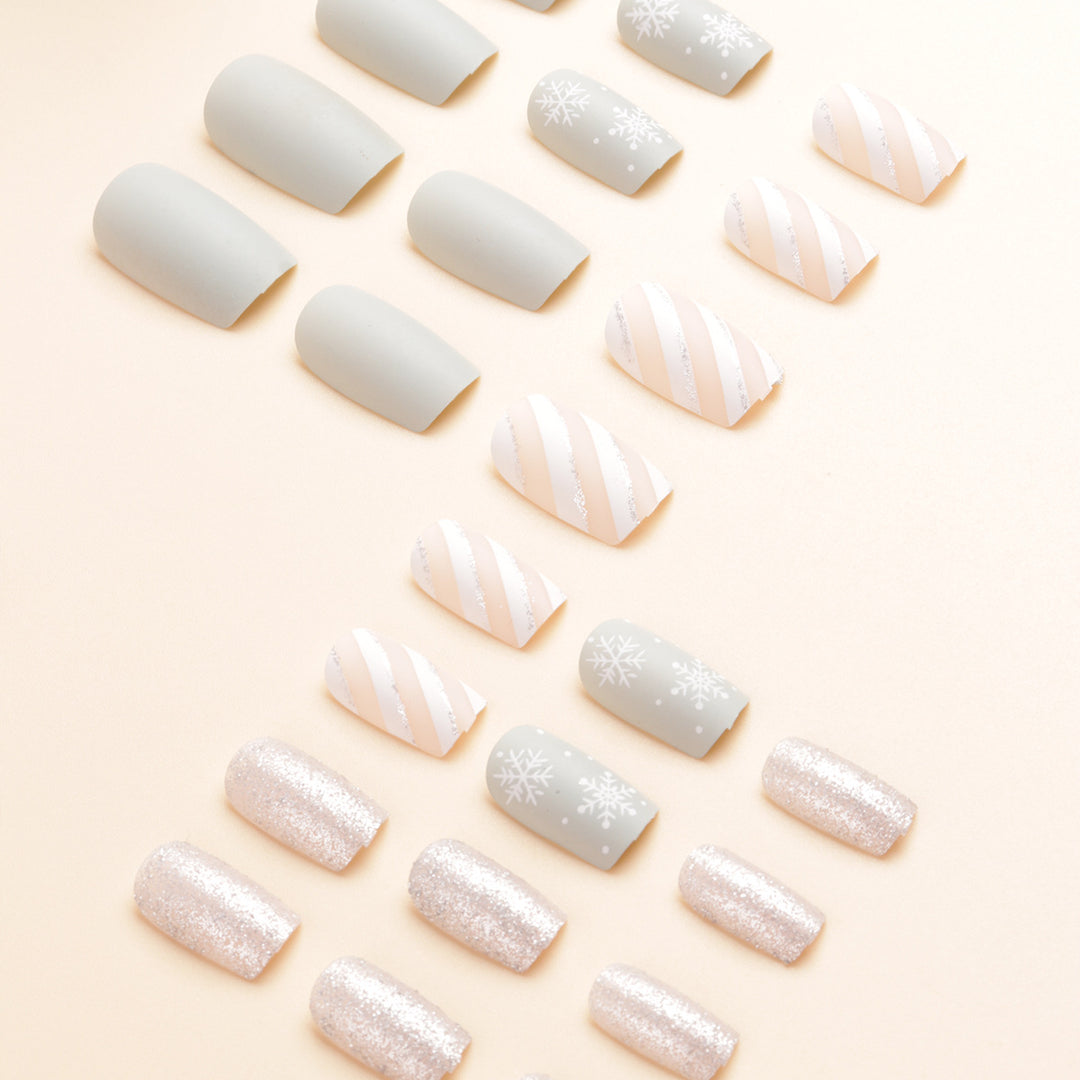 Winter-Themed Press-On Nail Art Kalsten