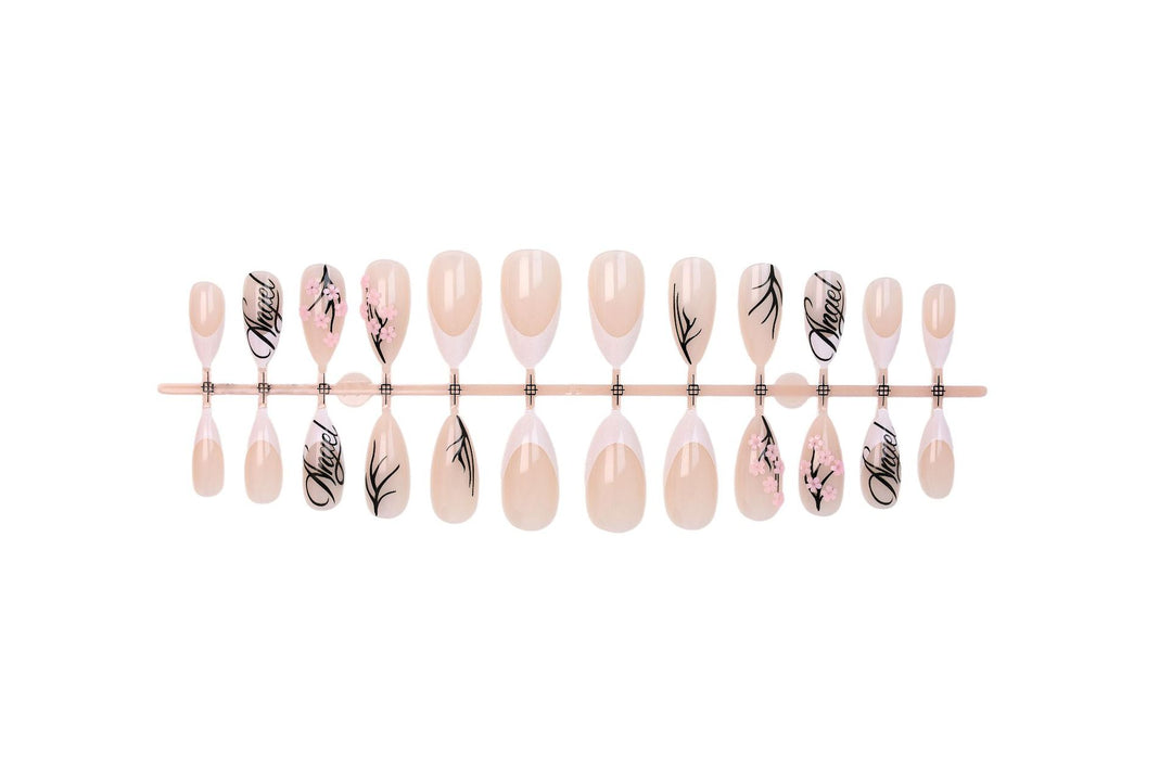 Artificial nails with delicate 3D flowers and elegant design Kalsten