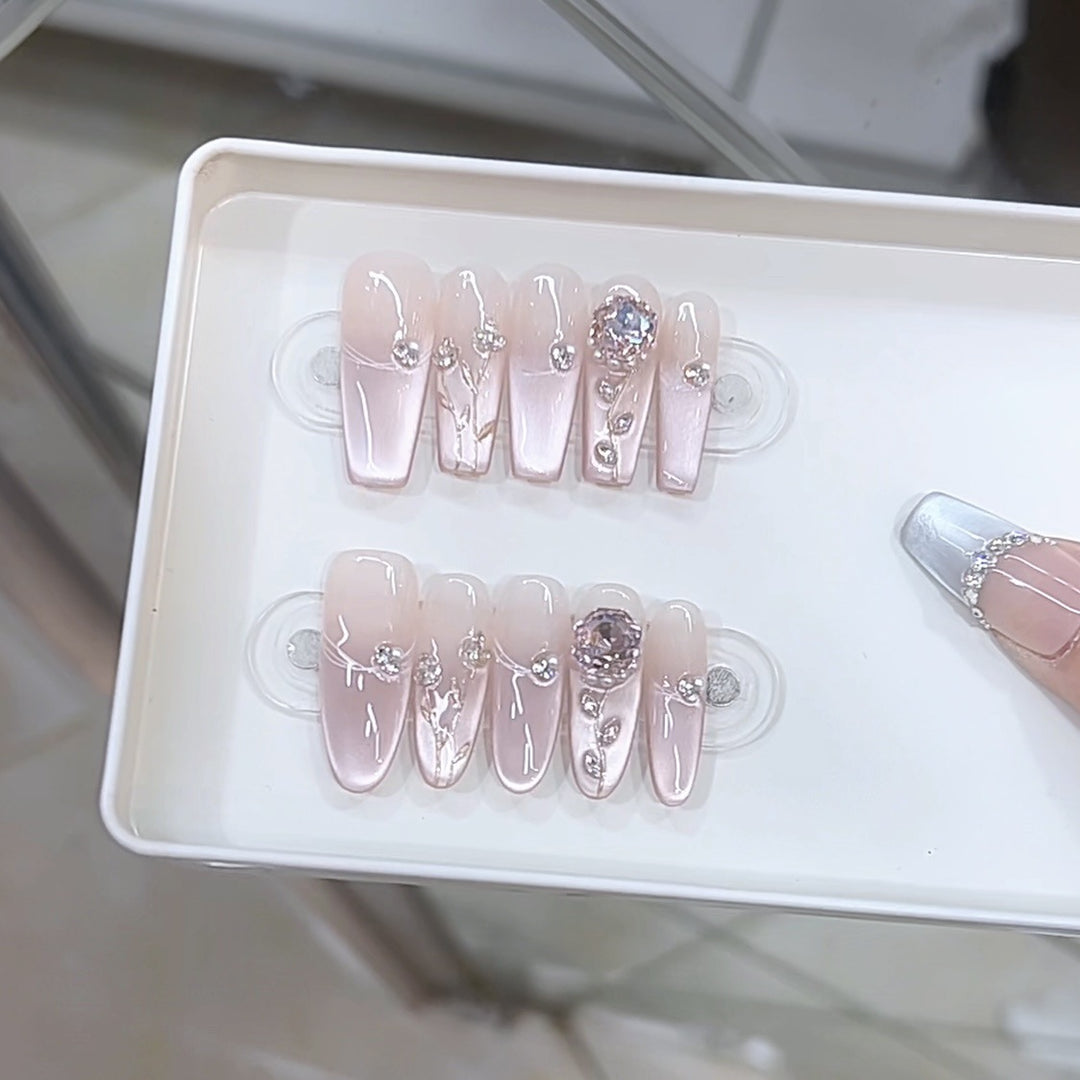 Elegant Decorative Press-On Nail Design Kalsten