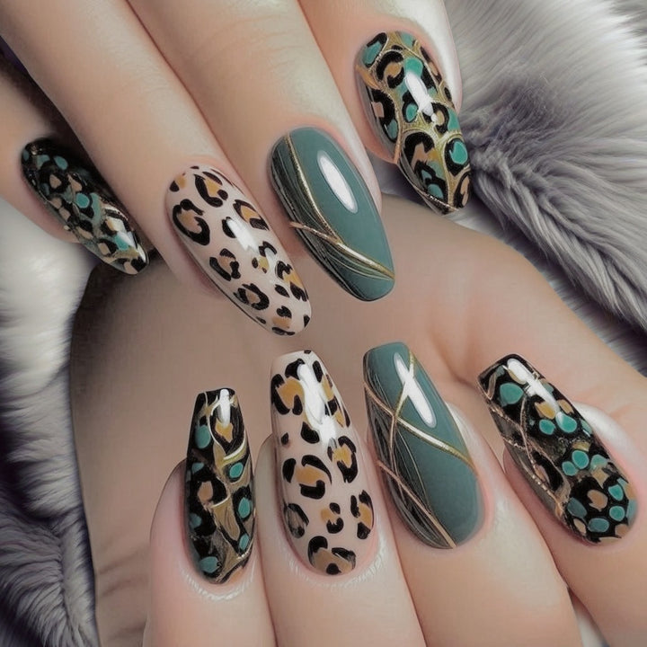 Creative artificial nails in modern animal print design Kalsten