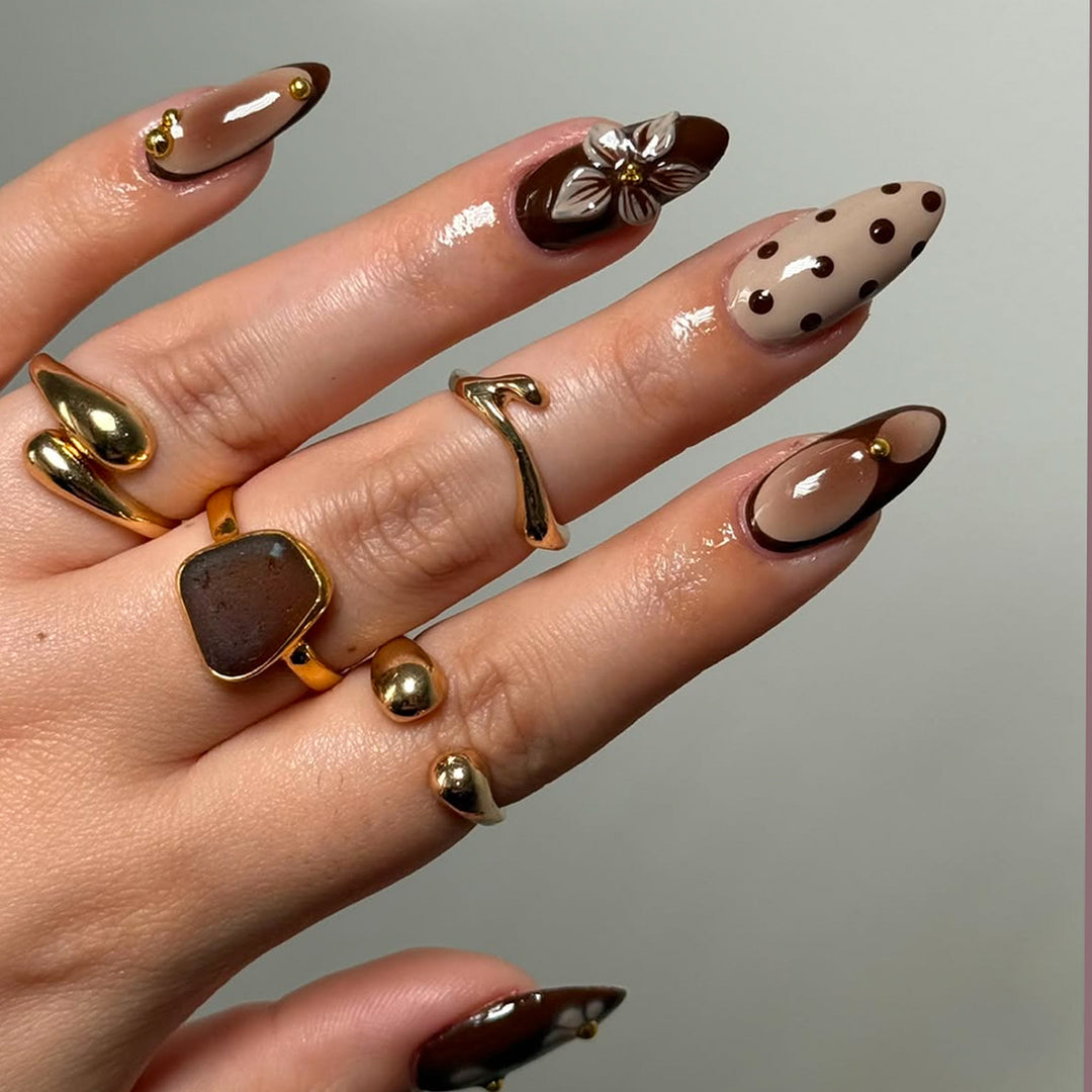Artistic Fingernails in Elegant Design with 3D Flower Accents Kalsten