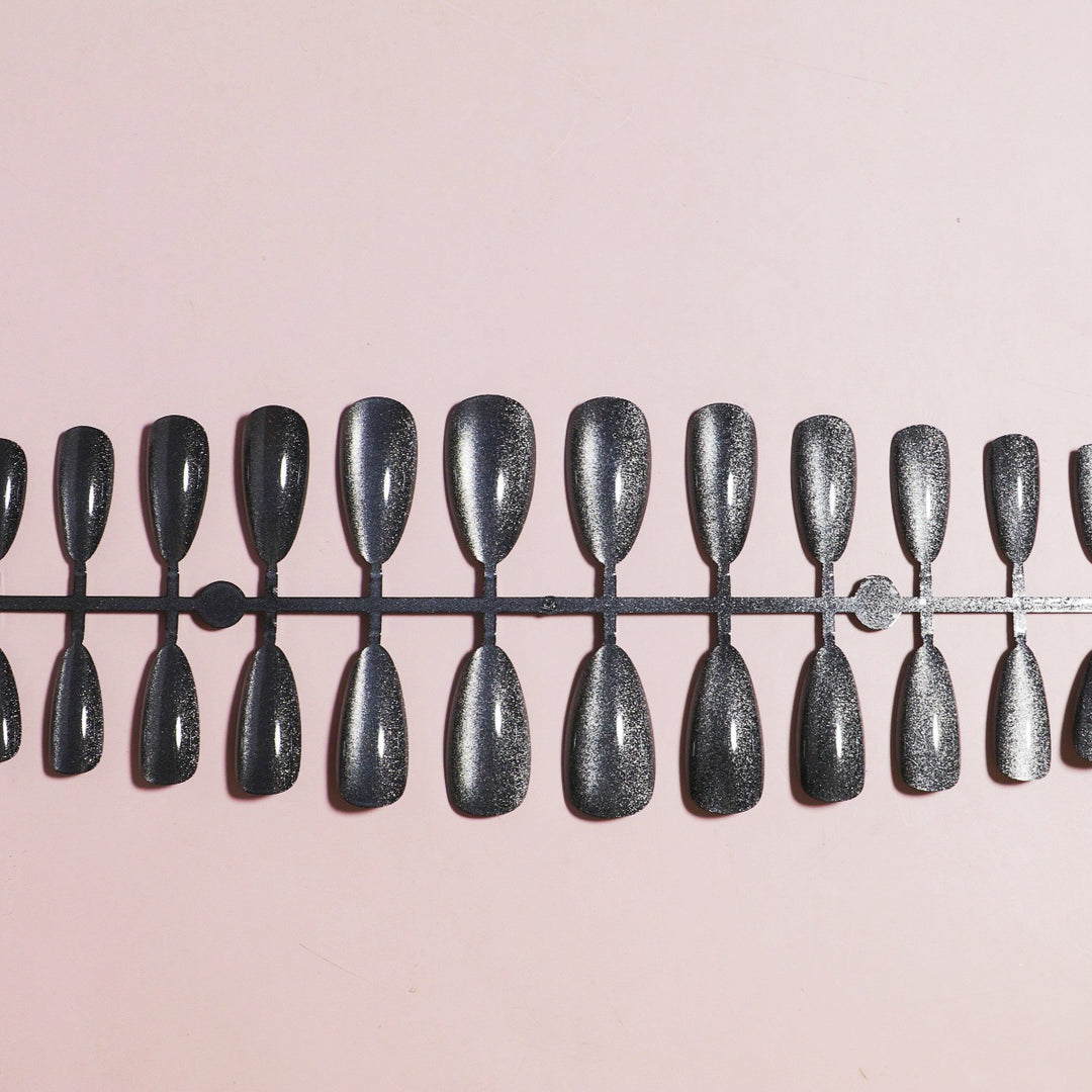 Premium Shimmering Press-On Nail Set Kalsten