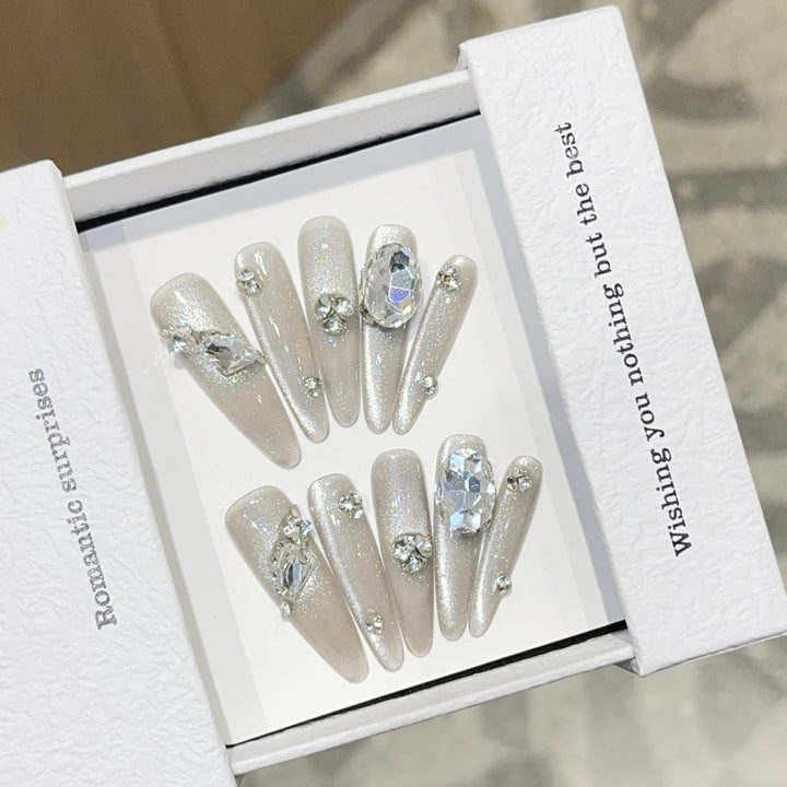 Artificial nails with Sparkling Rhinestone details Kalsten