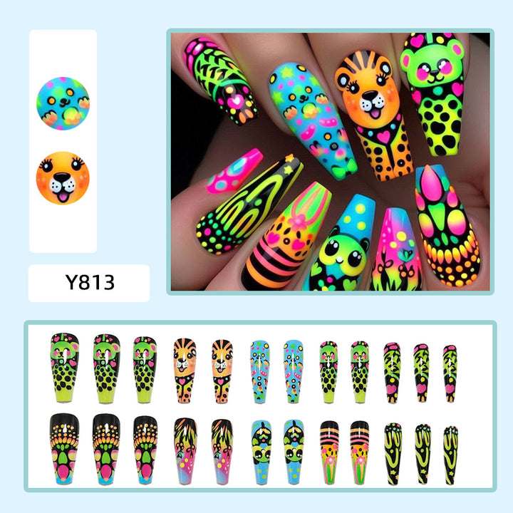 Elaborate nail art with animal motifs Kalsten