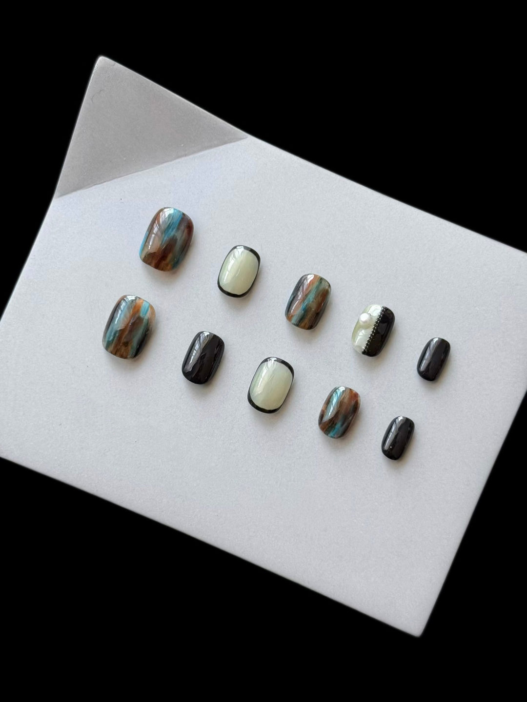 Artistic Abstract Press-On Nail Set