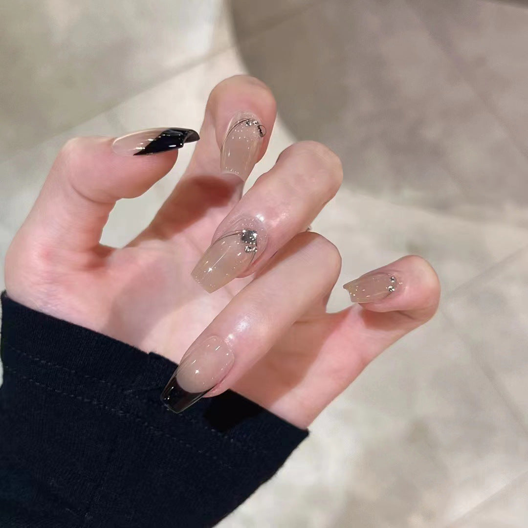 Decorative Press-On Nail Set with Elegant Design
