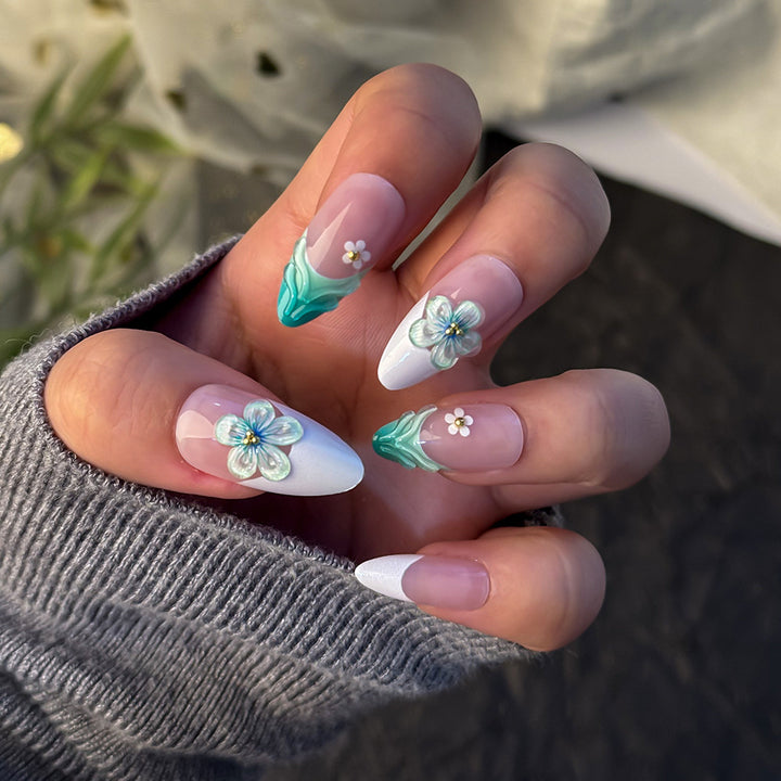Floral-Embellished Press-On Nail Set Kalsten