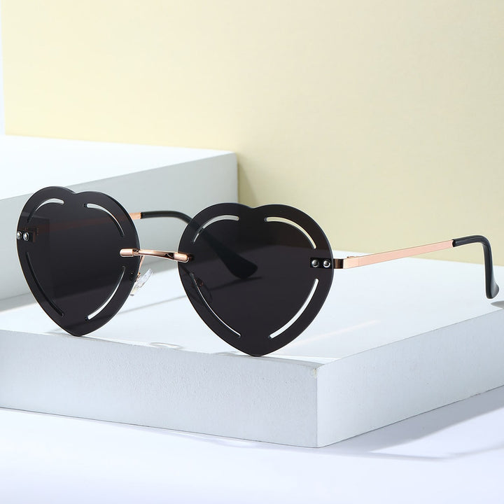 Women's Heart-Shaped Sunglasses with Stylish Metal Frame Kalsten