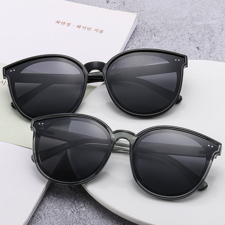Women's Stylish Sunglasses with Large, Elegant Frame Kalsten