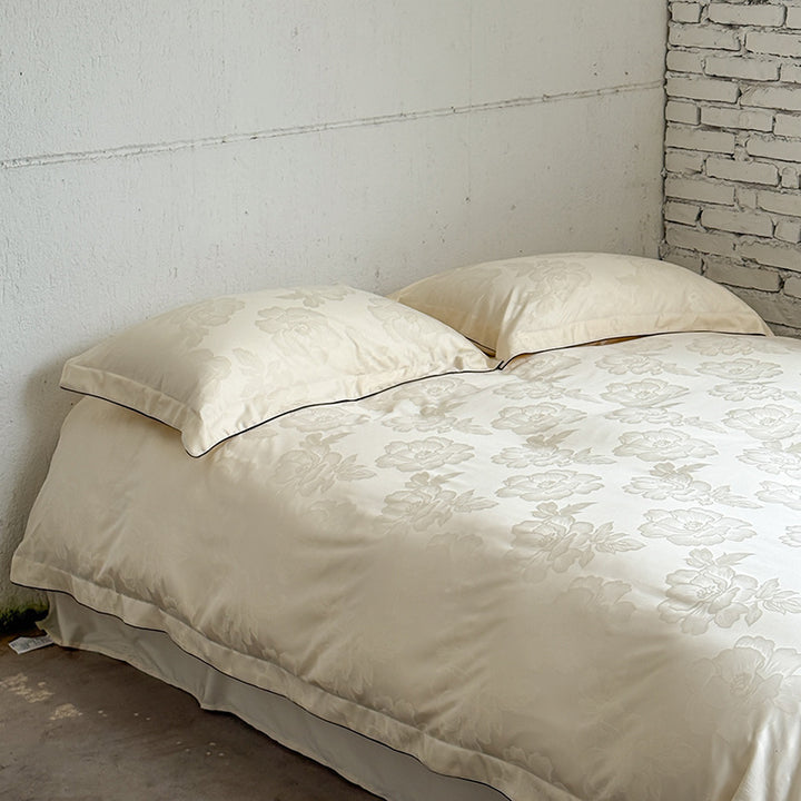 Satin-bedcover-set with subtle tone-on-tone floral jacquard