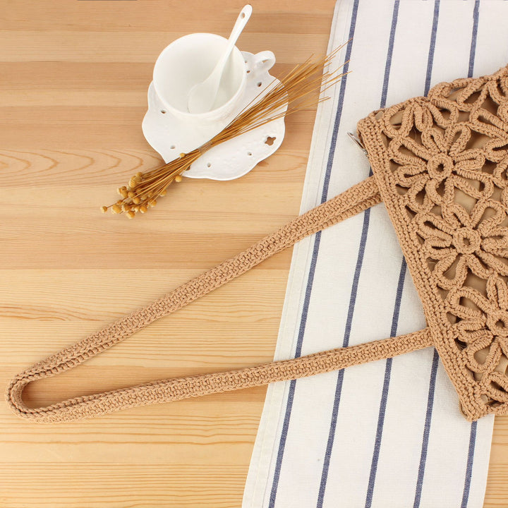 Handbag made of artistic macramé with floral details Kalsten