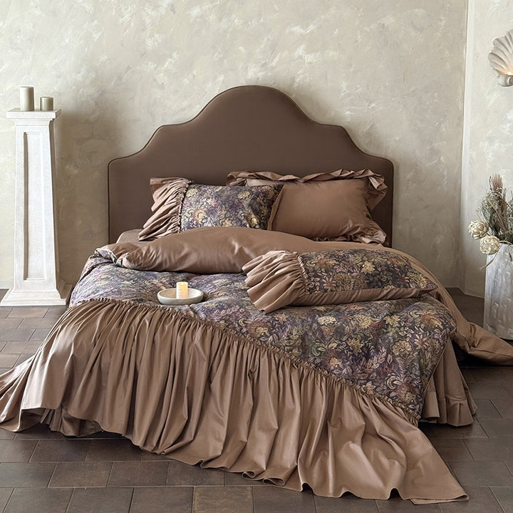 Opulent jacquard bedding set with large flounce and decorative ruffle edging