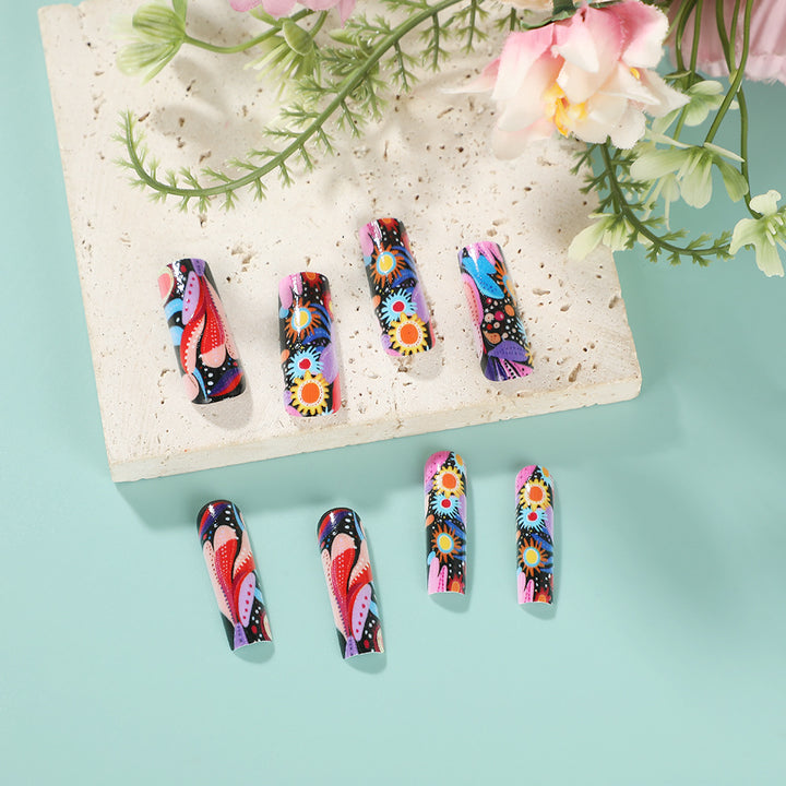 Creative Art Nails in Artistic Floral Design Kalsten