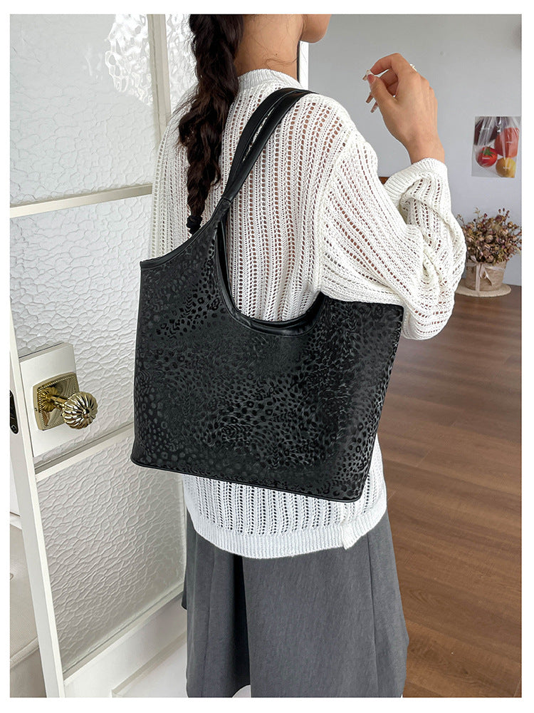 Spacious Leopard Print Shoulder Tote