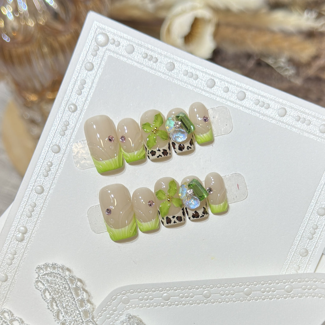 Floral-Themed Press-On Nail Set Kalsten
