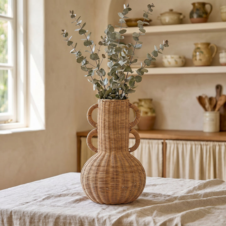 Handcrafted decorative vase with modern design Kalsten