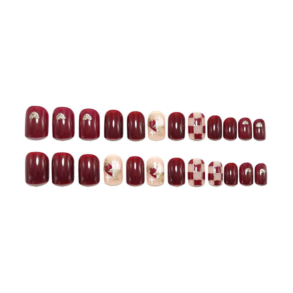 Artificial nails with luxurious designs and glitter coatings Kalsten