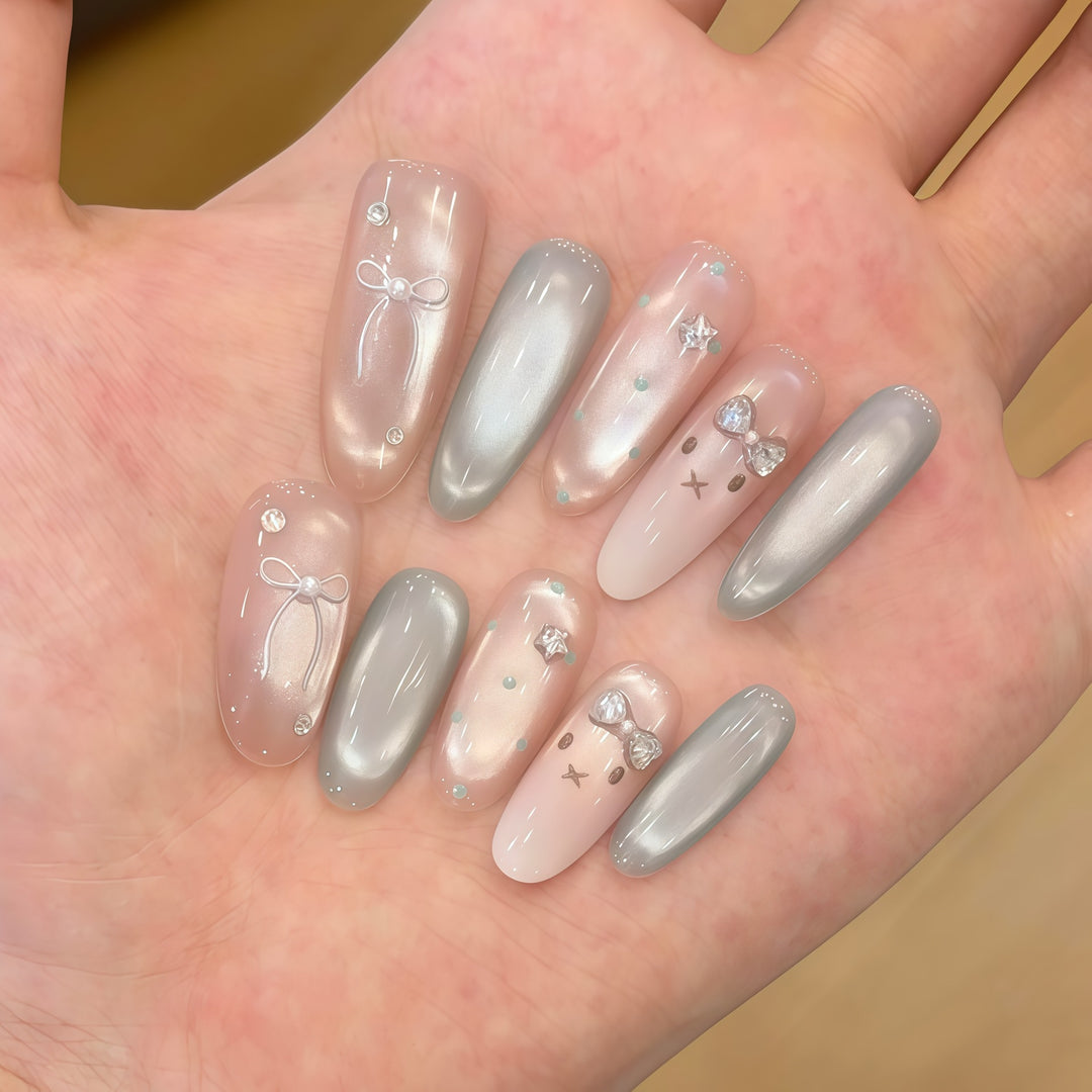 Artificial nails with playful details Kalsten
