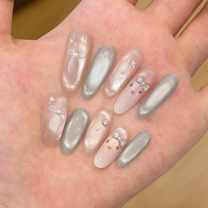 Artificial nails with playful details Kalsten