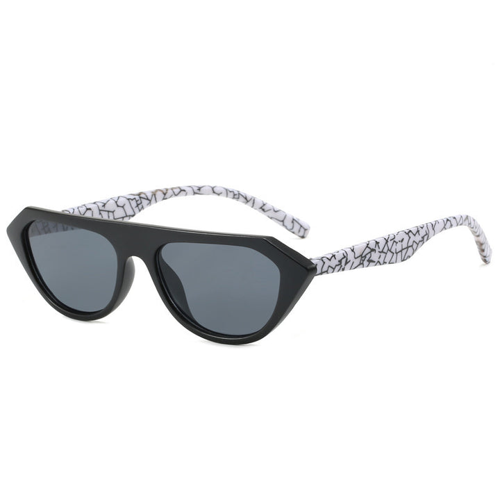 Women's fashionable sunglasses in an eye-catching style mix Kalsten