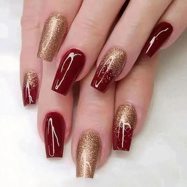 Artificial nails with glamorous glitter design and high gloss finish Kalsten