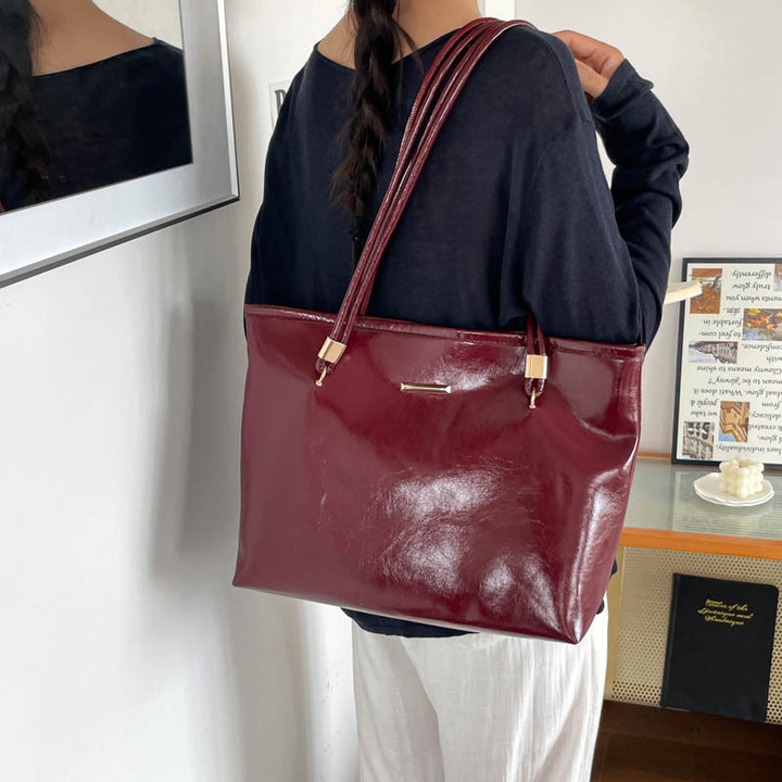 Elegant Glossy Handbag