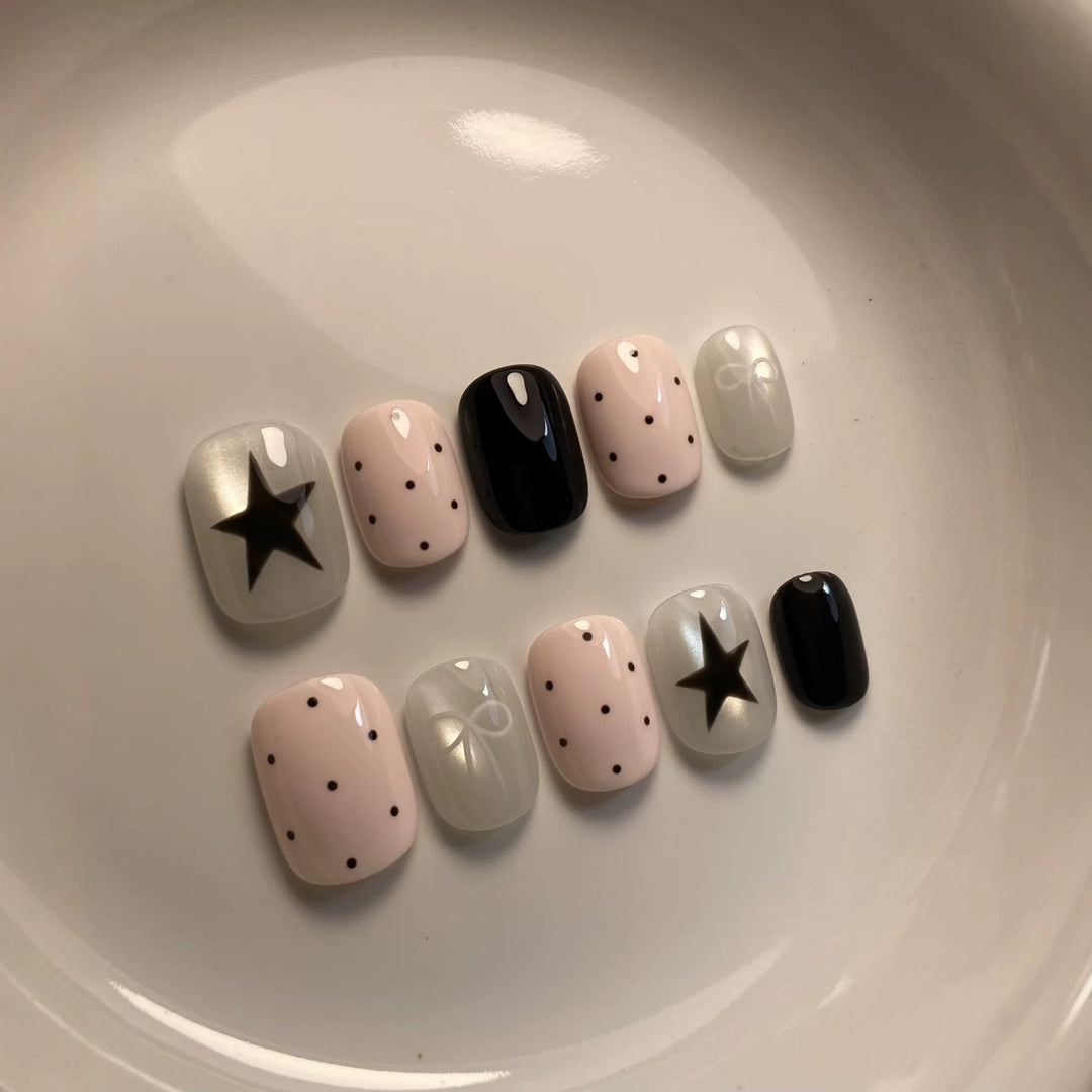 Artistic Press-On Nail Art Set with Stylish Star and Dot Patterns
