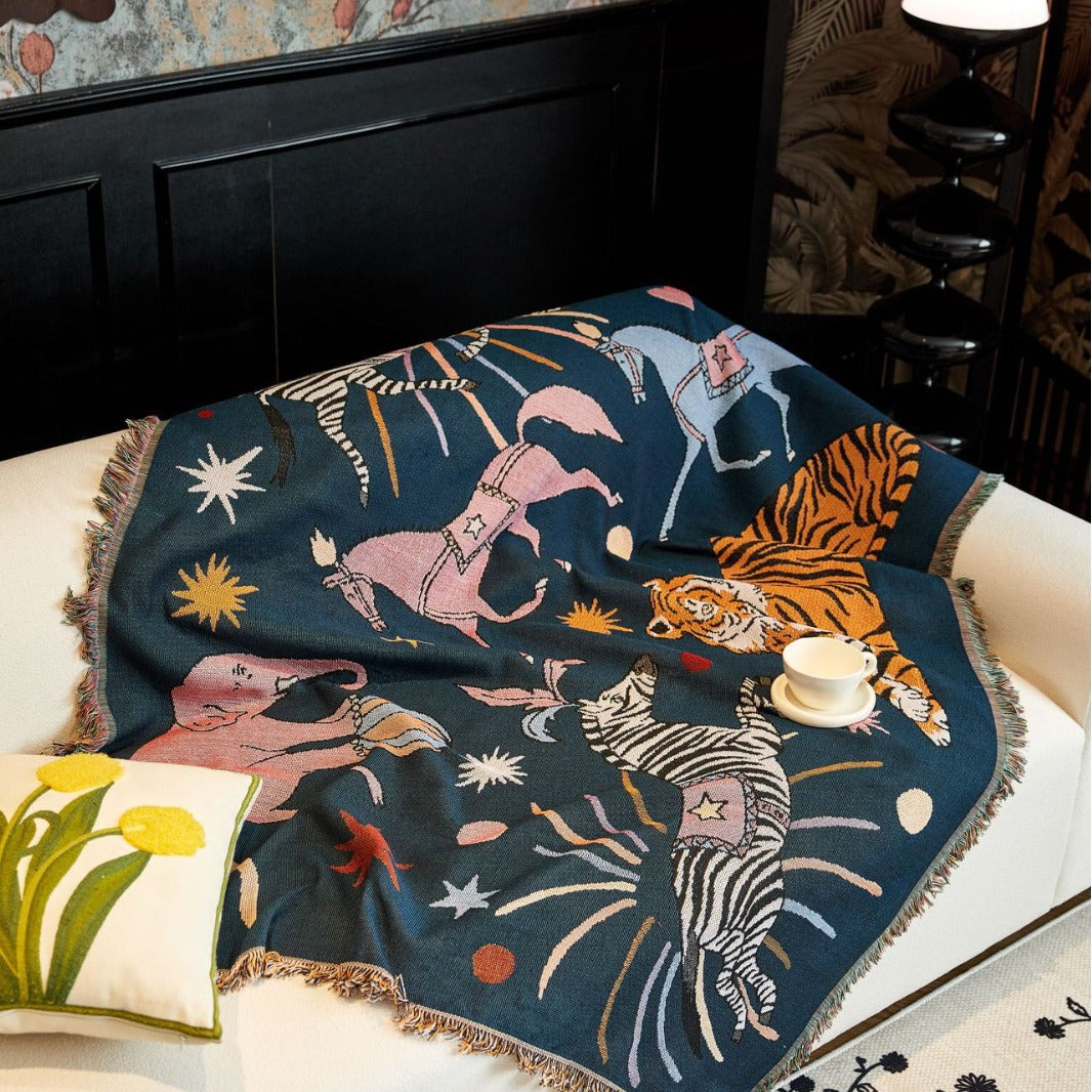 Artistic Animal-Themed Tapestry Blanket