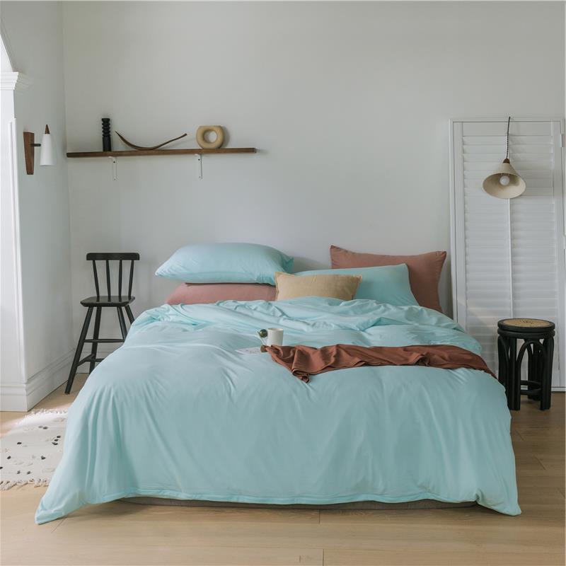 Bedding set made of breathable cotton percale with temperature-regulating processing