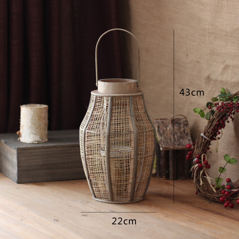 Rustic lantern made of braided natural material Kalsten