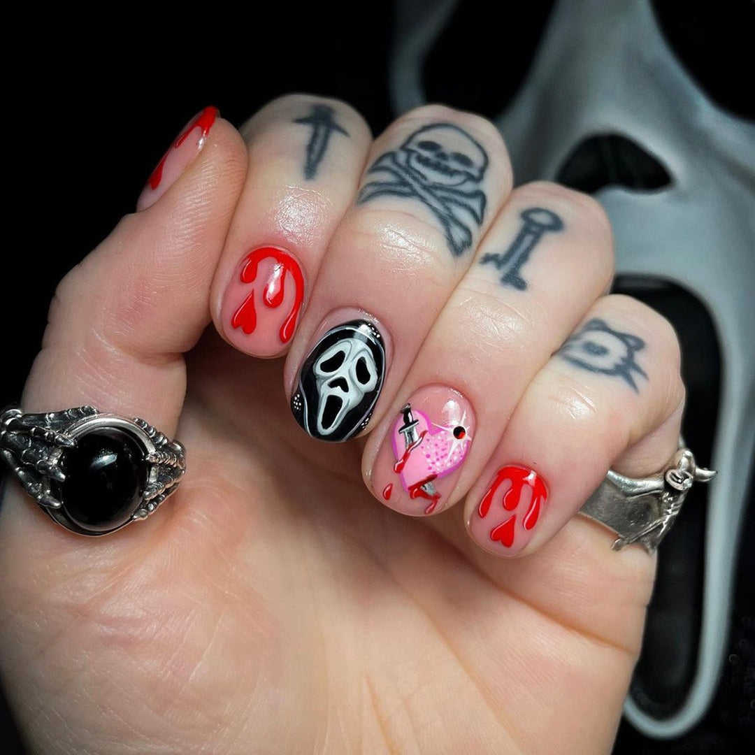 Holiday-Themed Press-On Nail Art Kalsten