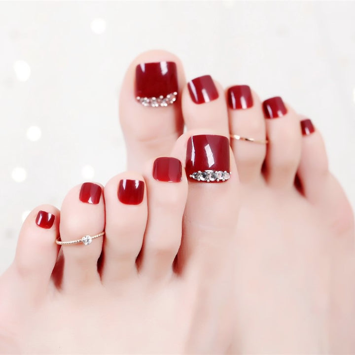 Acrylic nail set with elegant nail art and sparkle elements Kalsten
