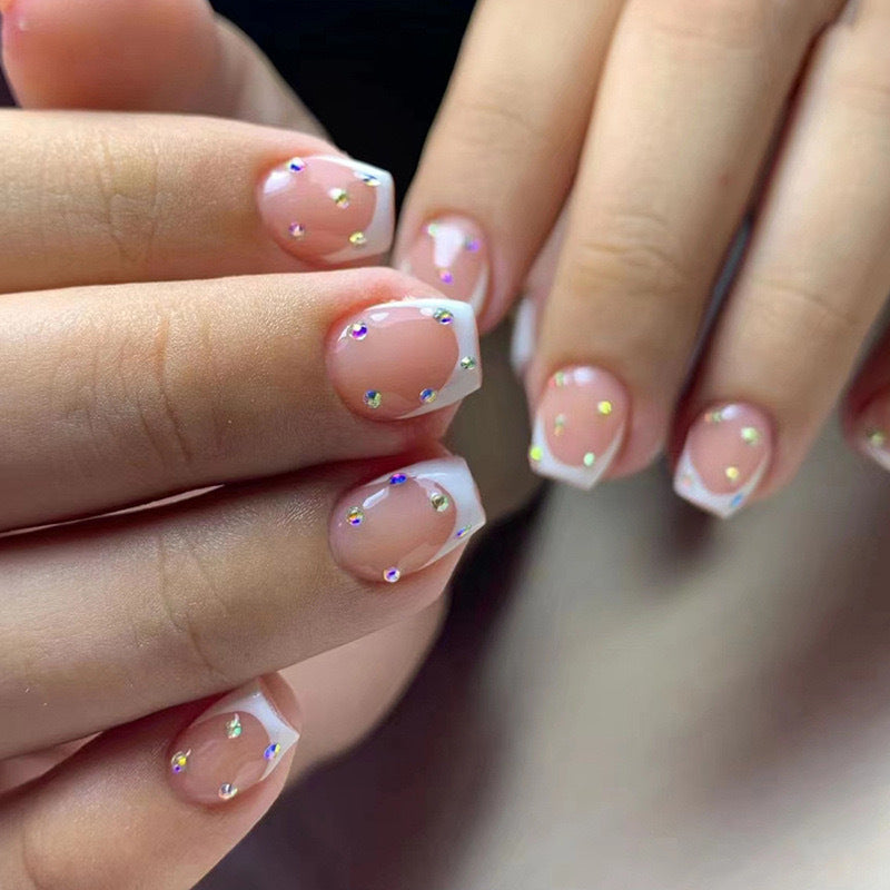 Elegant artificial nail set with sparkling rhinestone decorations Kalsten