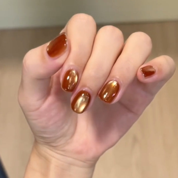 Artificial nails with elegant shine Kalsten