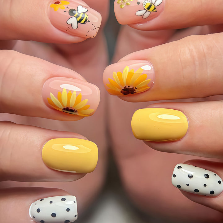 Seasonal Themed Press-On Nail Art Set Kalsten