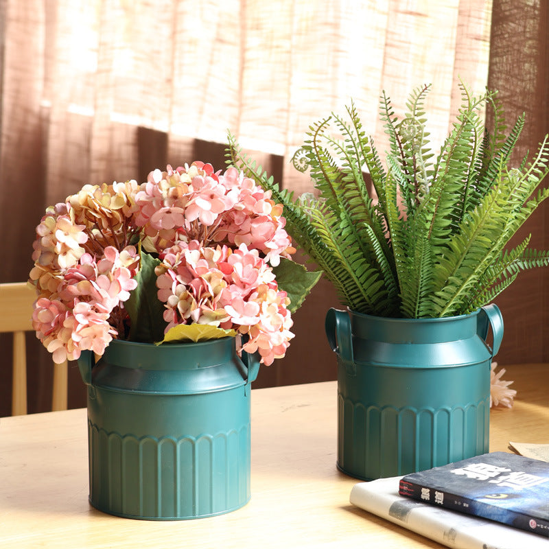 Stylish metal storage unit Kalsten