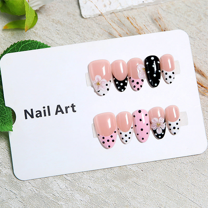 Artful nail tips in elegant design Kalsten