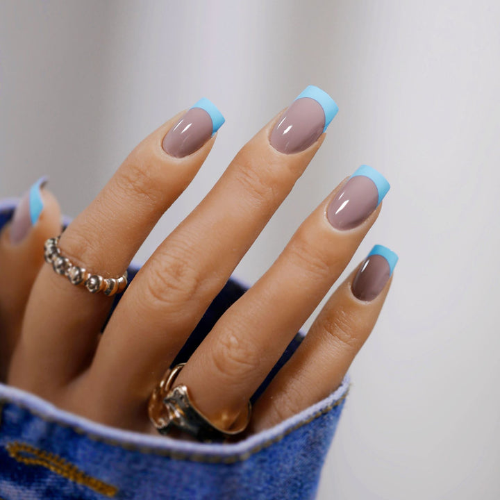 Artificial nails with creative French tip design Kalsten