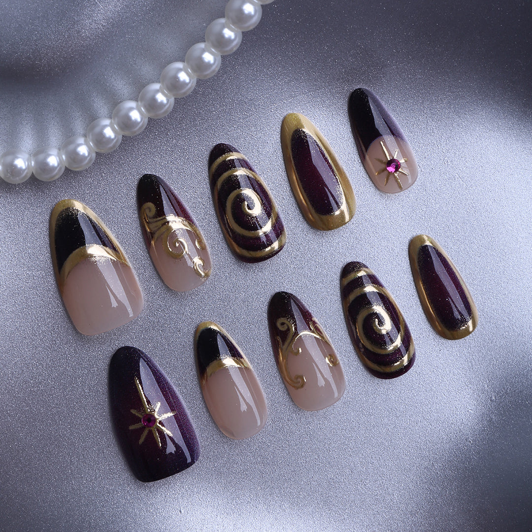 Elegant Artificial Nails with Luxurious Gold Design Kalsten