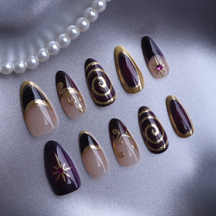 Elegant Artificial Nails with Luxurious Gold Design Kalsten