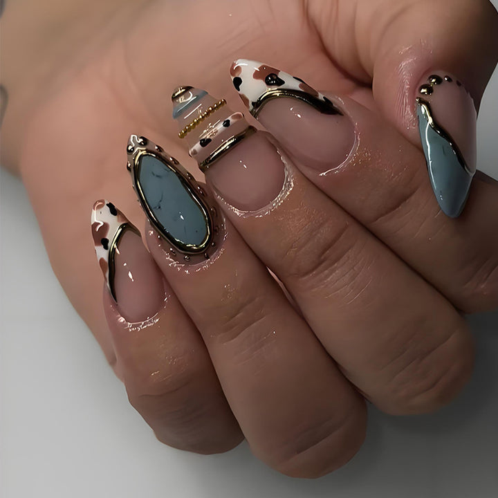 Artificial nail set with luxurious decorative elements and elegant designs Kalsten