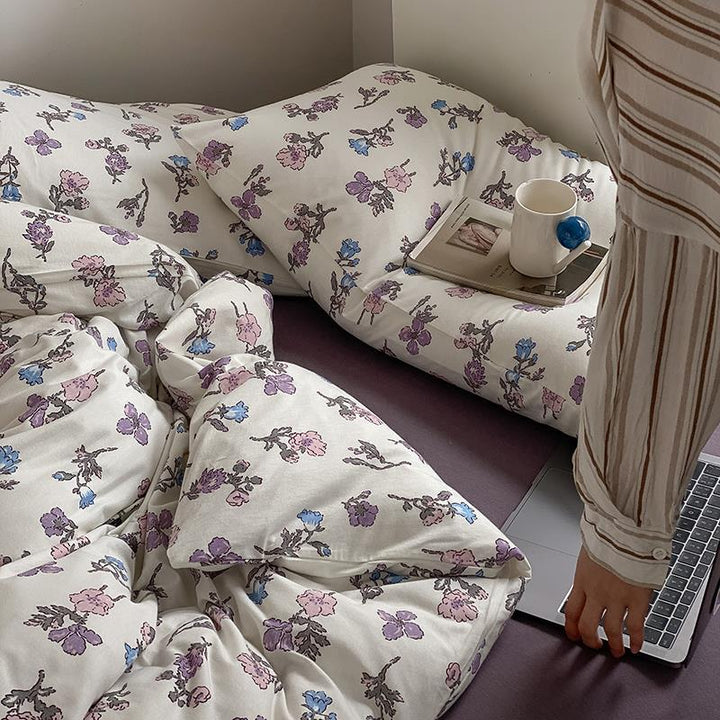Cotton percale duvet cover and pillowcase set with fine watercolor flower print and hotel closure