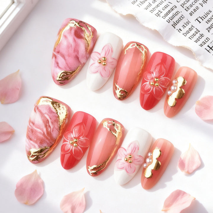 Artful nail tips with a floral touch Kalsten