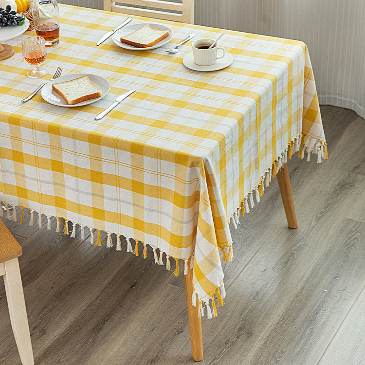 Rectangular checked cotton tablecloth with decorative fringes and light linen finish Kalsten